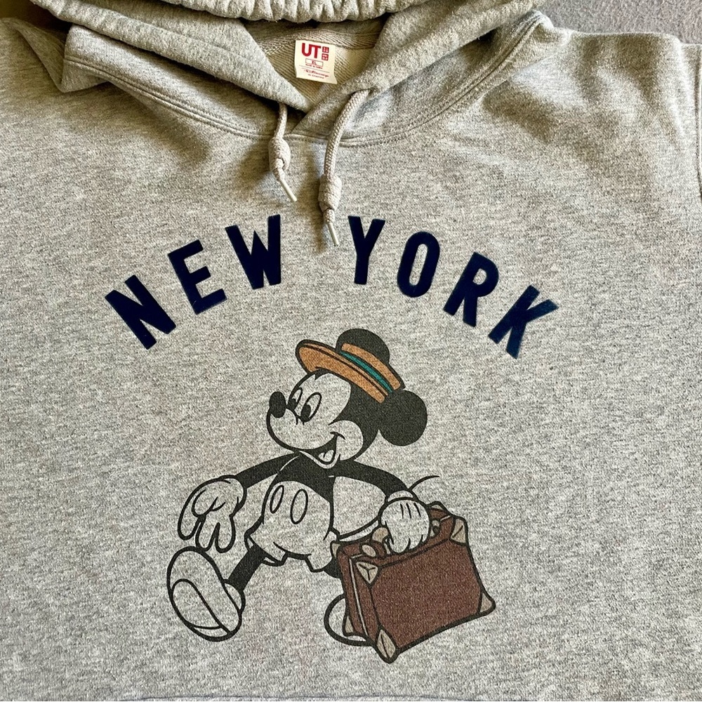 Disney x Uniqlo UT New York Mickey Hoodie Gray Men’s Size XL Sweatshirt - Picture 2 of 6